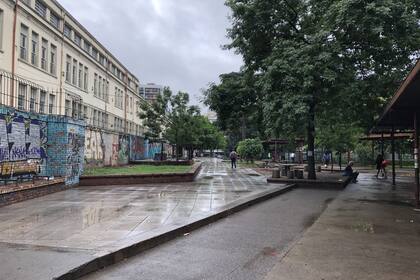 La calle Beauchef vista desde la calle Rosario. Del otro lado se llega a la Avenida Rivadavia