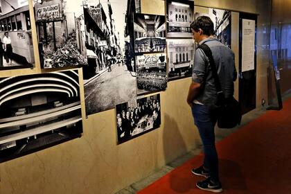 La calle Corrientes, el archivo fotográfico de La Nación en sus 150 años