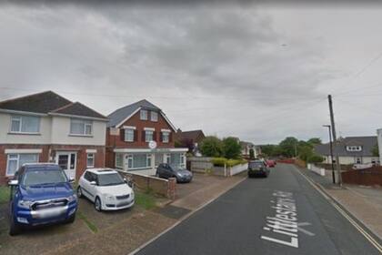 La calle residencial donde estacionó su vehículo