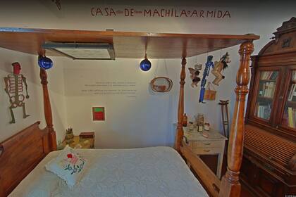 La cama con espejo donde Frida pintaba, en la Casa Azul