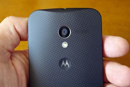 La cámara de 10 megapixeles y tapa de la batería