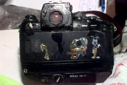 La cámara de Cabezas tras su hallazgo en un canal de la ruta 11 después del crimen