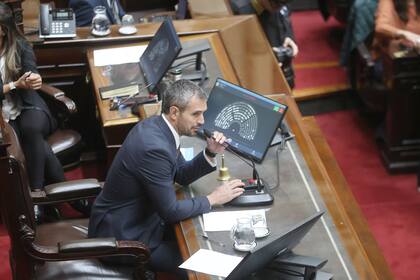 La Cámara de Diputados aprobó, en una sesión presidida por Martín Menem, un proyecto que derivaría, en caso de convertirse en ley, en un aumento adicional de 7,2%; la eventual norma será vetada por el Presidente Javier Mieli
