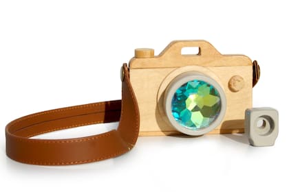 La cámara Lucy es una de las creaciones de Lola y Chango que está exhibida en Tienda Malba