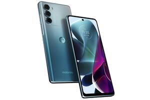 La cámara principal del Moto G200 5G tiene un sensor de 108 megapixeles; la acompaña un gran angular que también permite fotos macro y un sensor de profundidad