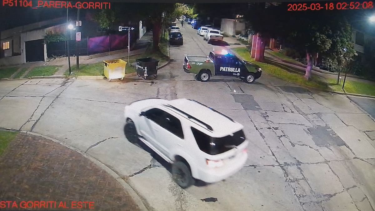 Misterio en San Isidro. Descartaron 35 kilos de cocaína poco antes de que una patrulla municipal detuviera su camioneta