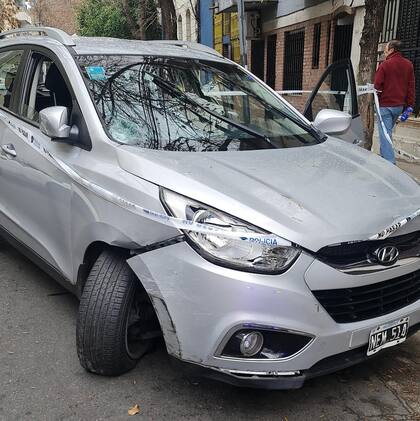 La camioneta Hyundai Tucson abandonada por la pareja que atropelló y mató a un hombre en Balvanera