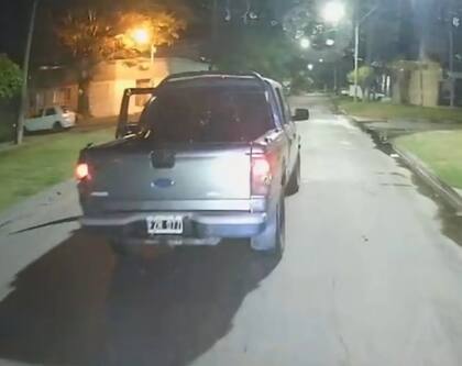 La camioneta que manejaba el hombre que atacó al colectivero de La Plata.