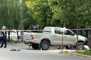 Un vecino persiguió en su camioneta a dos ladrones que le robaron una bicicleta y atropelló y mató a uno