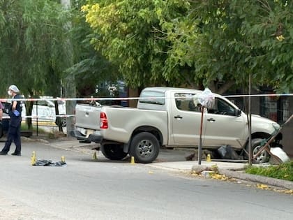 La camioneta que manejaba el vecino que chocó al delincuente