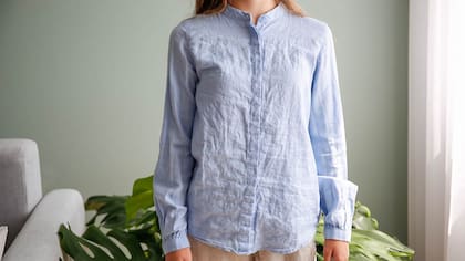 La camisa arrugada, un problema que puede solucionarse sin la necesidad de tener una plancha