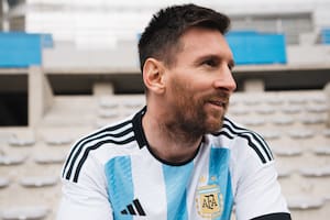 Pagaron 11 millones de pesos en una subasta solidaria por una camiseta de Argentina firmada por Messi