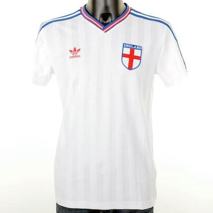 La camiseta de Inglaterra que usó el rockero