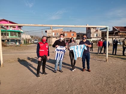 La campaña "Las 10 del 10" hará su primera parada en Villa Palito, en La Matanza, donde además de llevar ayuda sanitaria se inaugurará un potrero en honor al Padre Bachi