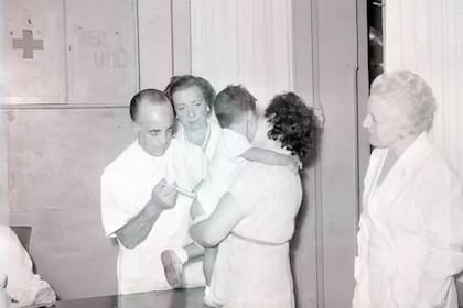 La campaña de vacunación de 1956 por el brote de poliomielitis en la Argentina