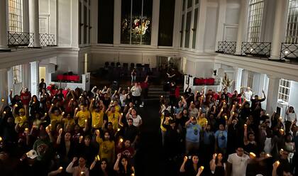 la campaña Home is Here organizó una manifestación, una conferencia de prensa y una vigilia