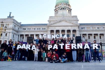 La campaña Paternar que nuclea a padres que luchan por la ampliación de las licencias