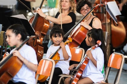 La campaña Una empresa, un pasaje busca conseguir subvención privada para que los estudiantes puedan viajar al Vaticano con la orquesta