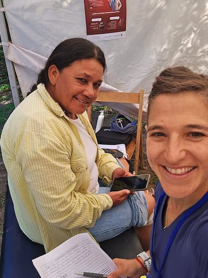 La campeona olímpica realizó un trabajo solidario y emitió un fuerte comunicado en favor de la salud pública