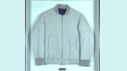 La campera que la madre de Miguel Ángel Bezos le hizo a su hijo con trapos de piso, para el "frío" de Miami