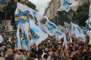 La Cámpora incluye la pelea de Cristina Kirchner en la convocatoria a la marcha del 24 de marzo