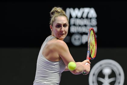 La canadiense Gabriela Dabrowski, una especialista en el arte del dobles