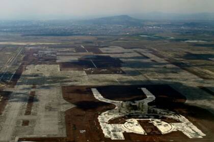 La cancelación del nuevo aeropuerto alejó a Slim y López Obrador