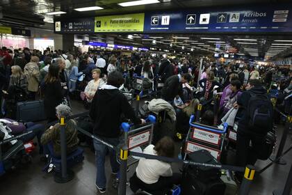 La cancelaciones en Aeroparque por las cenizas fueron una constante durante 2011