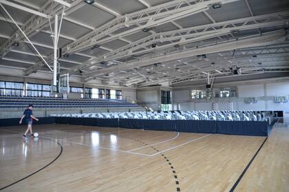 La cancha de básquet con tamaño federado, una de las pocas en todo el Uruguay