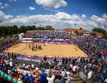 La cancha de Parque Sarmiento, siempre a pleno, como en el partido por el bronce de los varones