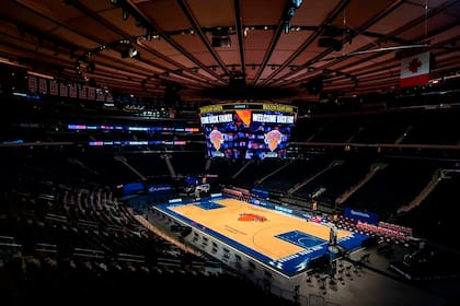La cancha del Madison Square Garden, lugar donde pronto puede cumplirse la minipelícula que habita constantemente la cabeza de Vildoza: estar sentado delante de un cartel de publicidad, ser llamado por el entrenador y debutar en la NBA.