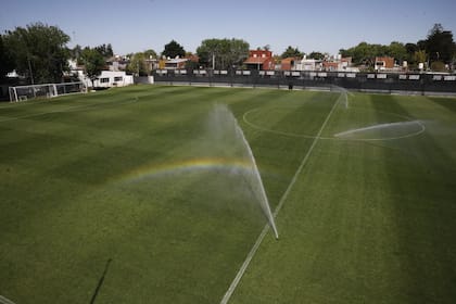 La cancha donde se entrena el plantel de Deportivo Riestra, uno de los animadores del torneo Clausura de la Liga Profesional
