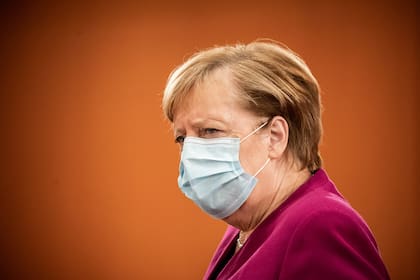 La canciller alemana Angela Merkel contempla nuevas restricciones para frenar la propagación del coronavirus