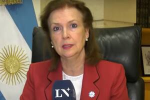 La canciller Diana Mondino durante una entrevista en LN+