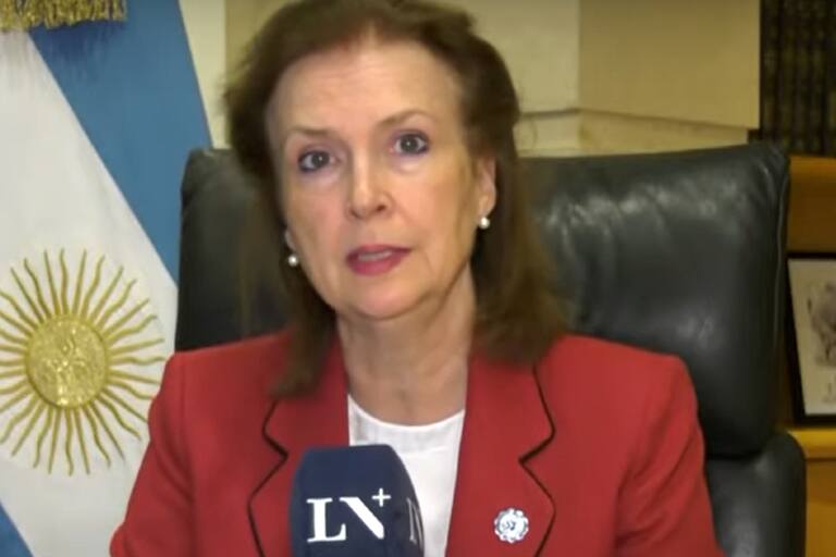 Diana Mondino admitió que hay movimientos extraños fuera de la embajada argentina en Venezuela