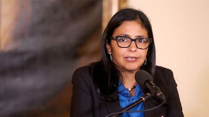 La canciller venezolana Delcy Rodríguez atacó a Mauricio Macri