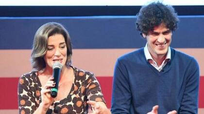 La candidata a legisladora Débora Pérez Volpin junto al líder de su espacio, Martín Lousteau