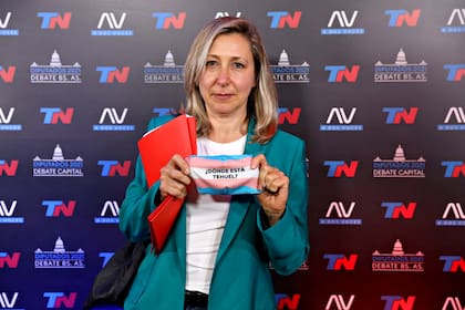 La candidata Myriam Bregman al llegar al debate