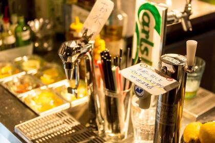 La canilla para agregar agua a las medidas