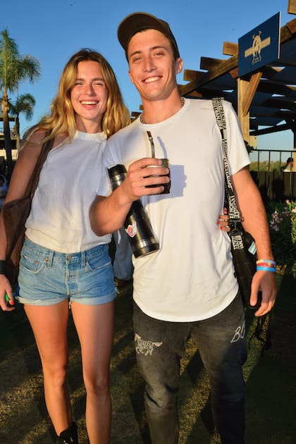 La cantante Chule von Wernich y el polista Bartolomé Castagnola, inseparables.
Fotos: Polo by Garrahan