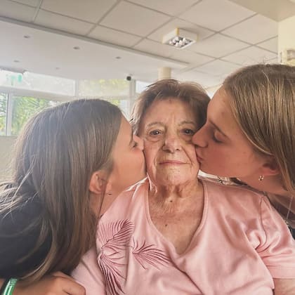 La cantante compartió fotos y videos para despedir a su abuela (Foto: Instagram @sole_pastorutti)
