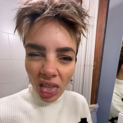 La cantante compartió una seguidilla de fotos donde mostró los diversos looks que tuvo en el último año