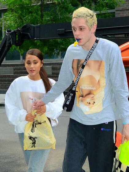 La cantante decidió romper su compromiso con el actor de Saturday Night Live