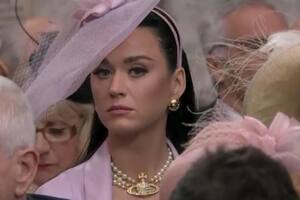 El incómodo momento de Katy Perry al llegar a la coronación de Carlos III