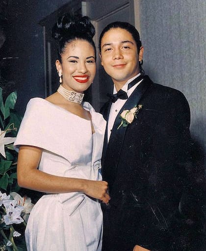 La cantante estuvo casada durante tres años con Chris Pérez, el matrimonio se celebró a escondidas de los padres de la artista