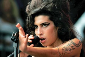 Amy Winehouse y la historia de cómo el amor de dos hombres apagaron su voz