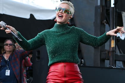 La cantante fue parte de un show solidario para recaudar fondos para las víctimas de los incendios en California
