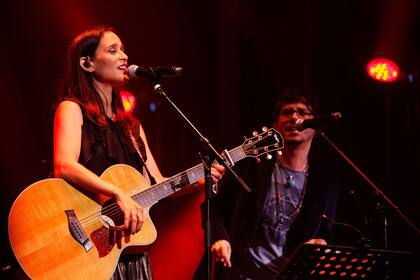 La cantante invitó a Lisandro Aristimuño a cantar "Me van a matar". Fotografía de Florencia Daniel.