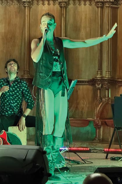 La cantante nacida en Pehuajó durante uno de sus shows.