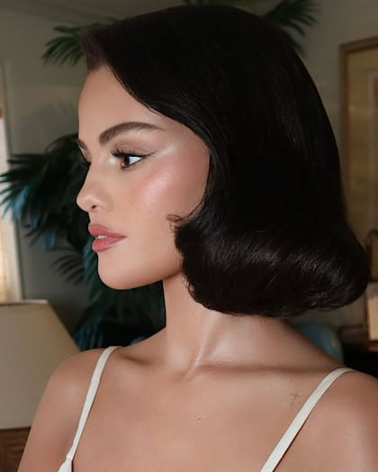 La cantante utilizó productos de su marca Rare Beauty el día de su boda (Instagram/@selenagomez)